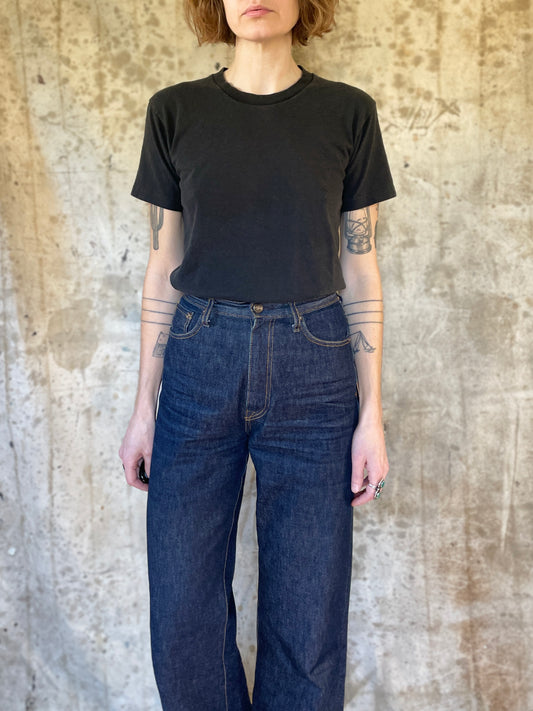 90s Blank Black Tee