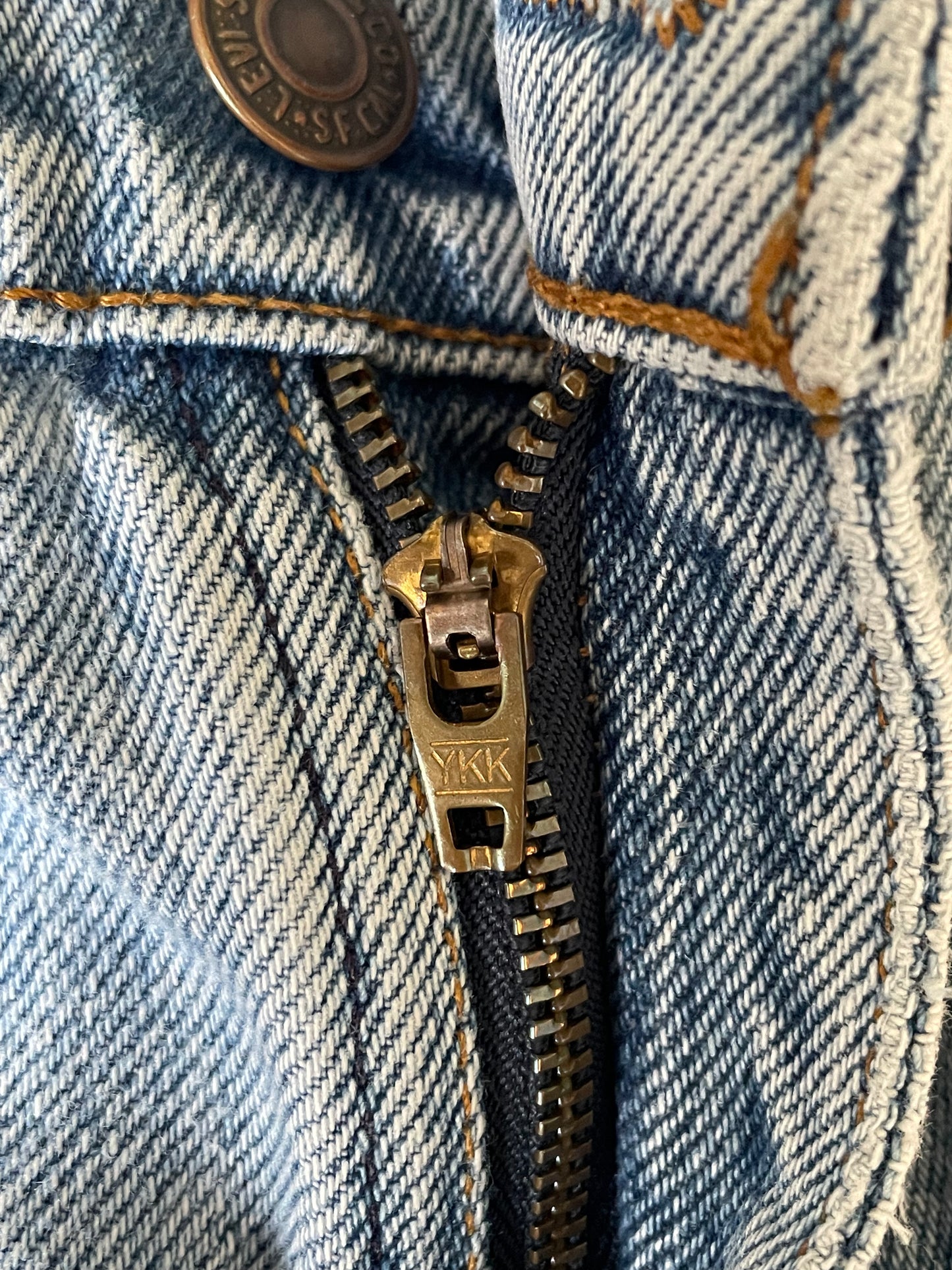 90s Levi’s 512 Tapered Jeans