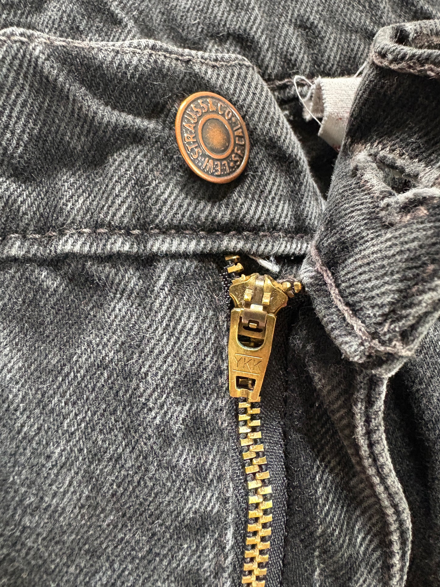 Vintage Black Levi’s 550 Jeans