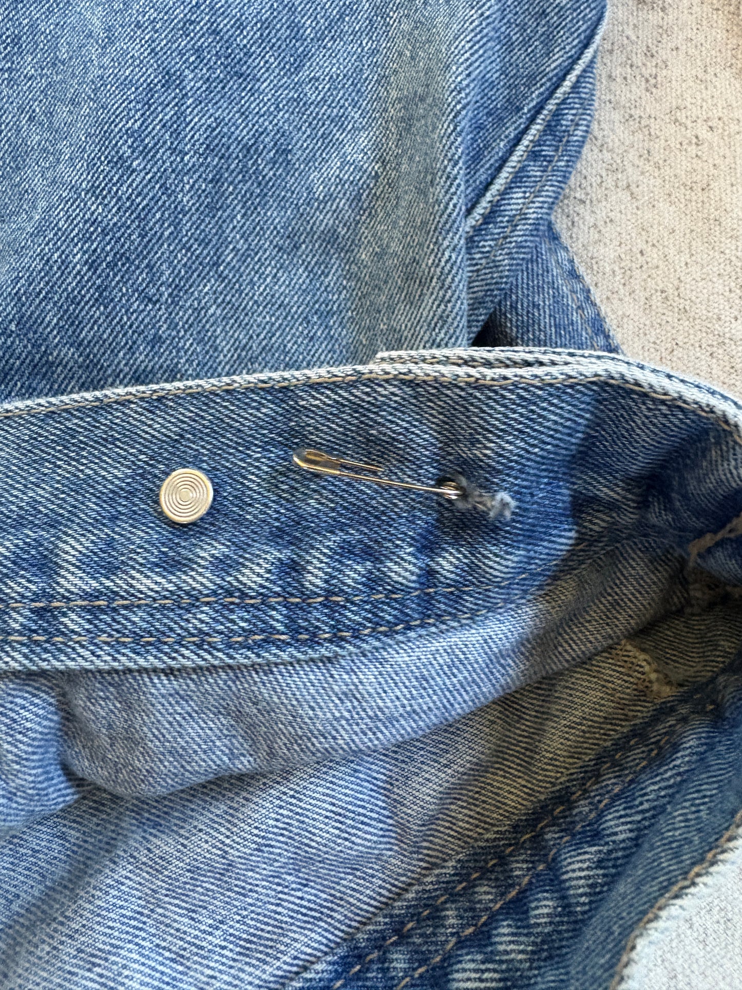 Vintage 90s Today’s News Jean Jacket Air Borne Patch