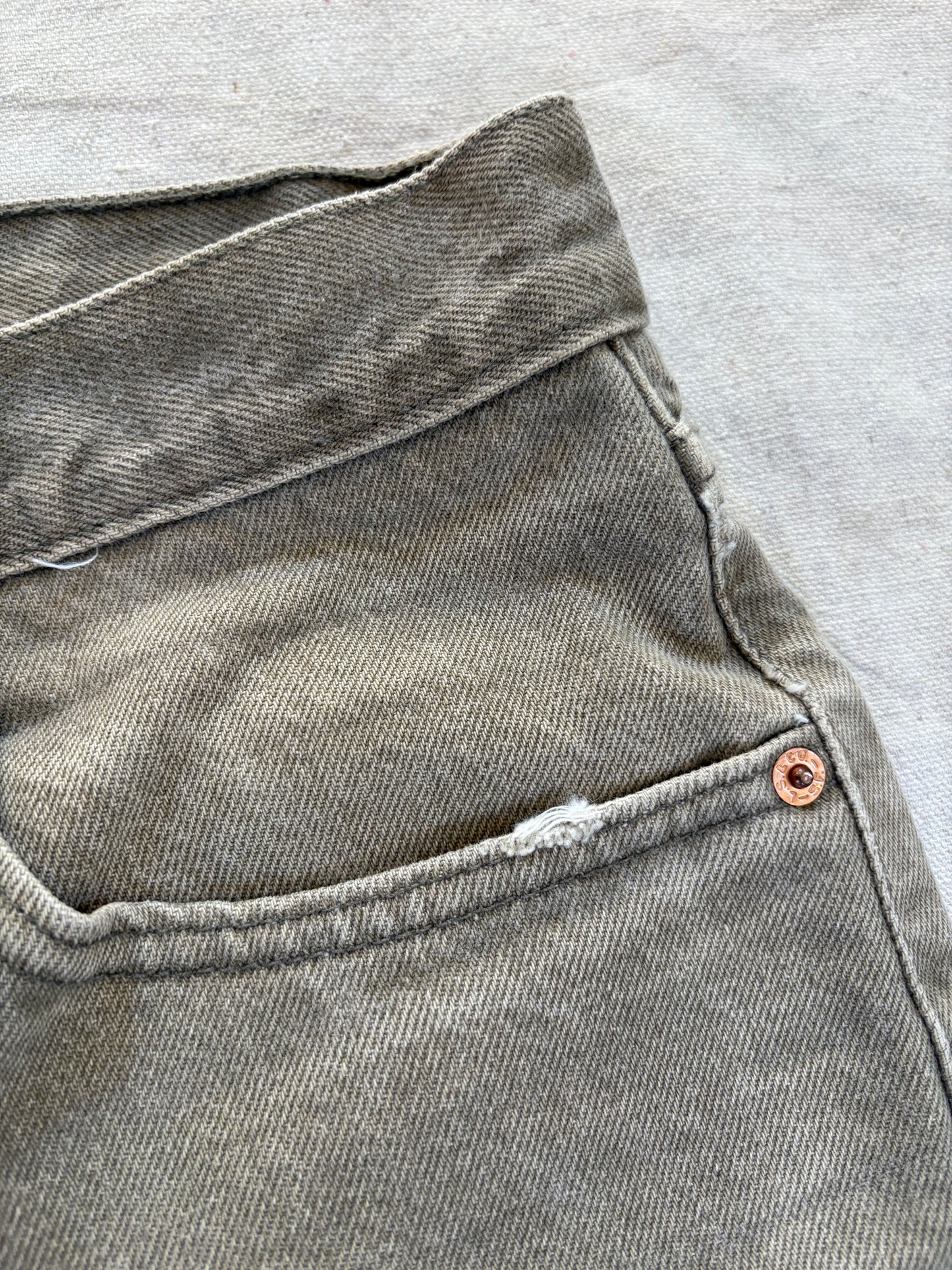 Vintage 90s Gray Green Levi’s 550 Jeans 32x30
