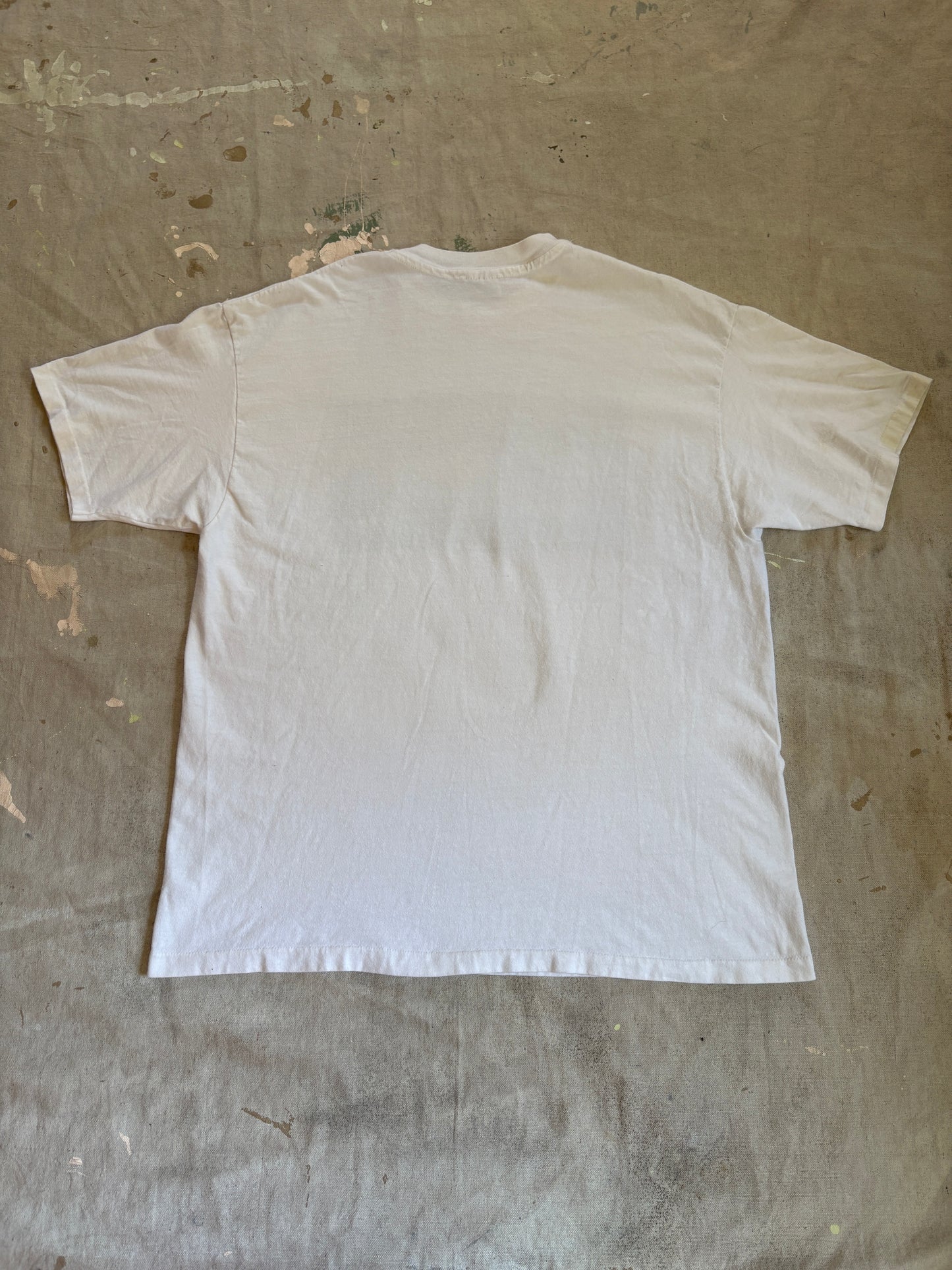 90s Maine Garden Scene Cat And Dog Tee