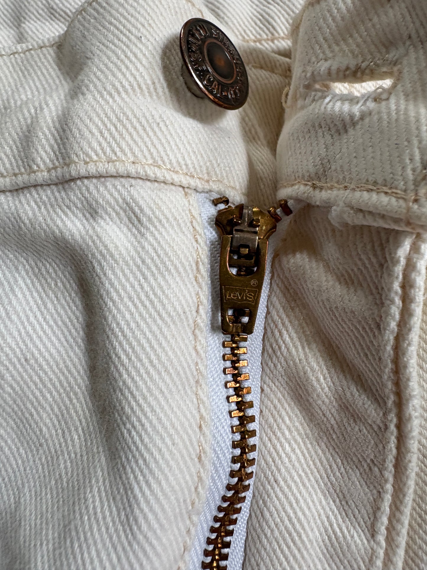 Vintage 80s Ecru Levi’s 505 Jeans