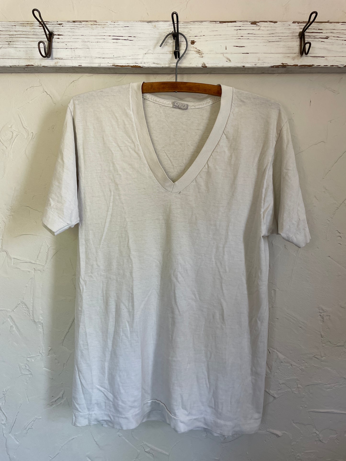 80s Blank White V-neck Tee