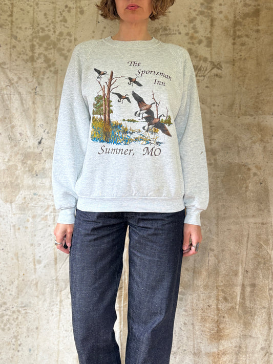 Vintage 90s Sportsman Inn Sumner MO Flying Geese Sweatshirt