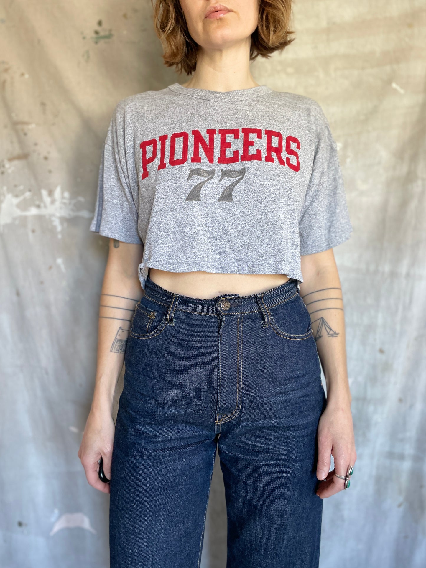 80s Pioneers ‘77 Cropped Tee