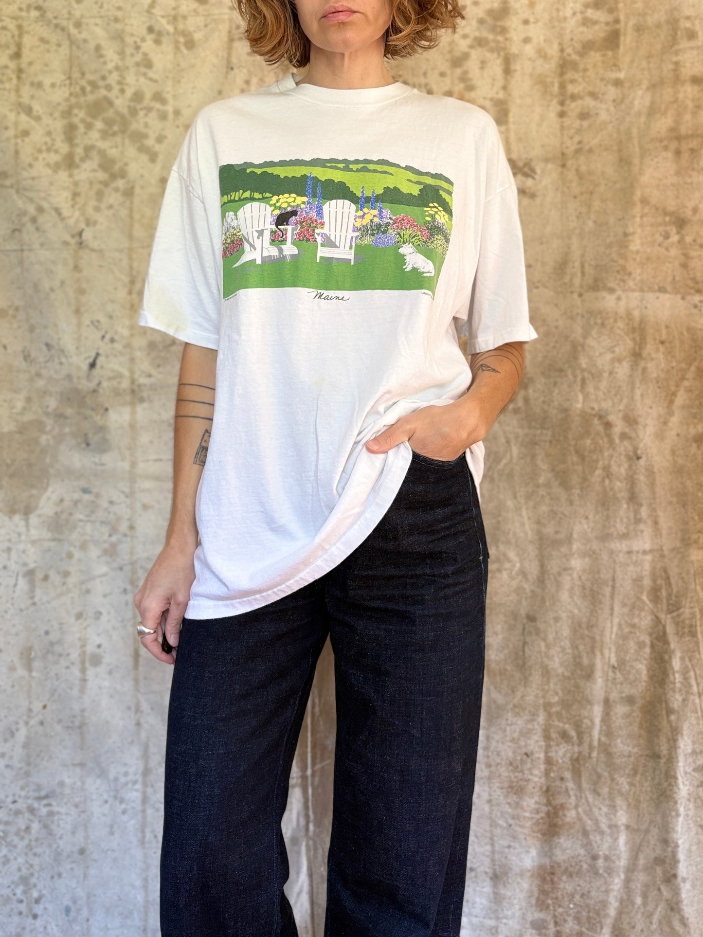 90s Maine Garden Scene Cat And Dog Tee