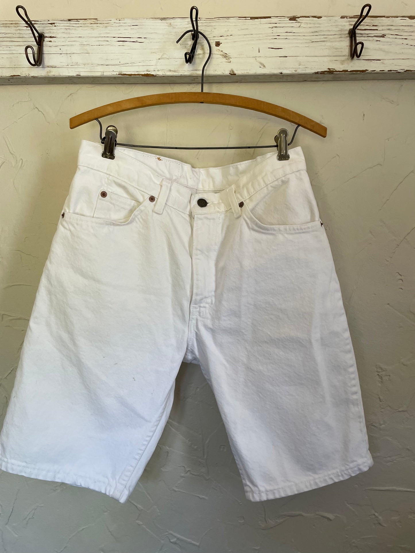 80s White Levi’s 550 Shorts